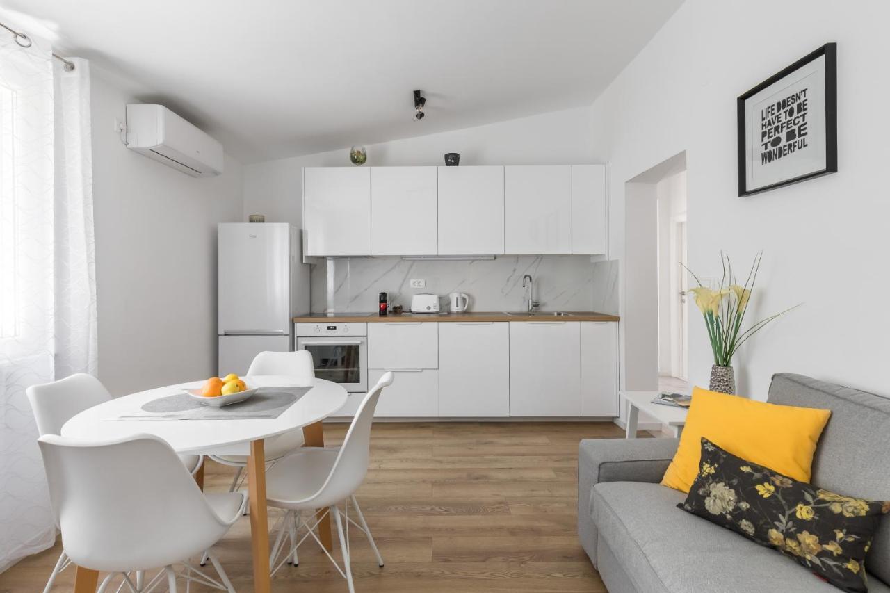 Tonina - House With Terrace, Jacuzzi, Free Parking Apartment