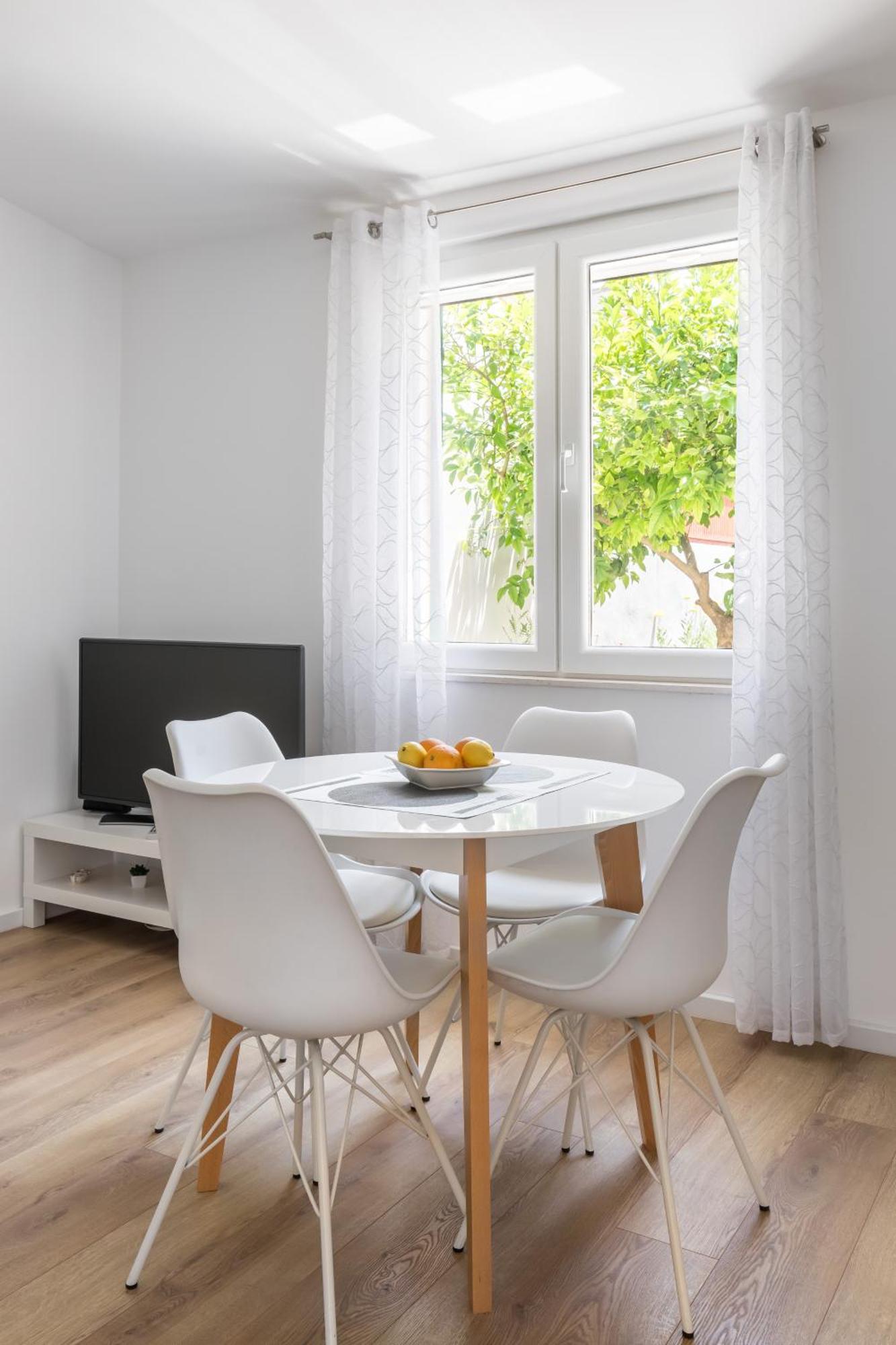 Tonina - House With Terrace, Jacuzzi, Free Parking Apartment *
